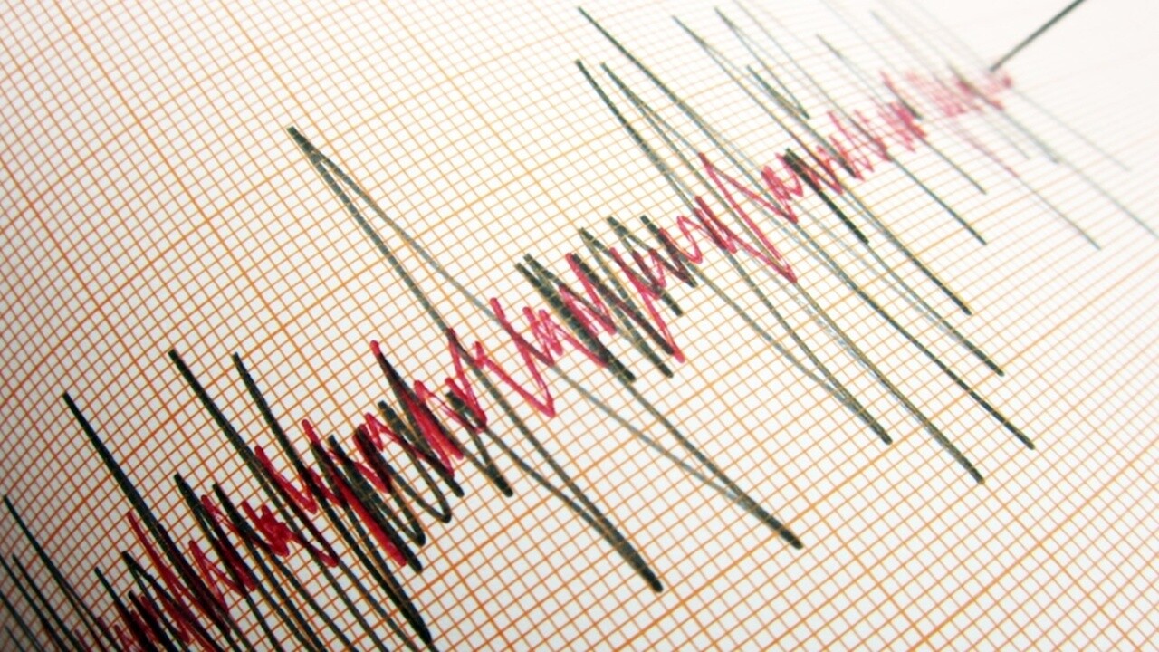 Balıkesir Sındırgı Peş Peşe Sallandı! 5 Dakikada 3 Deprem Oldu