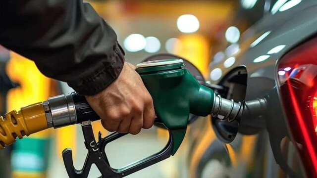 Araç sahiplerine kötü haber! Hafta sonu akaryakıta okkalı zam geliyor